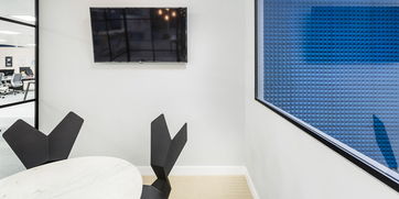 時(shí)尚辦公網(wǎng) 辦公設(shè)計(jì) 設(shè)計(jì)欣賞 寧?kù)o自然 英國(guó)汽車(chē)在線(xiàn)交易平臺(tái)carwow倫敦總部辦公設(shè)計(jì)欣賞